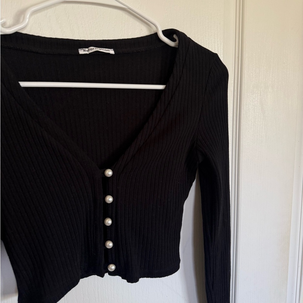 Reformation Gellar Black Ribbed Pearl-Button Long Sleeve Top - Picture 7 of 7
